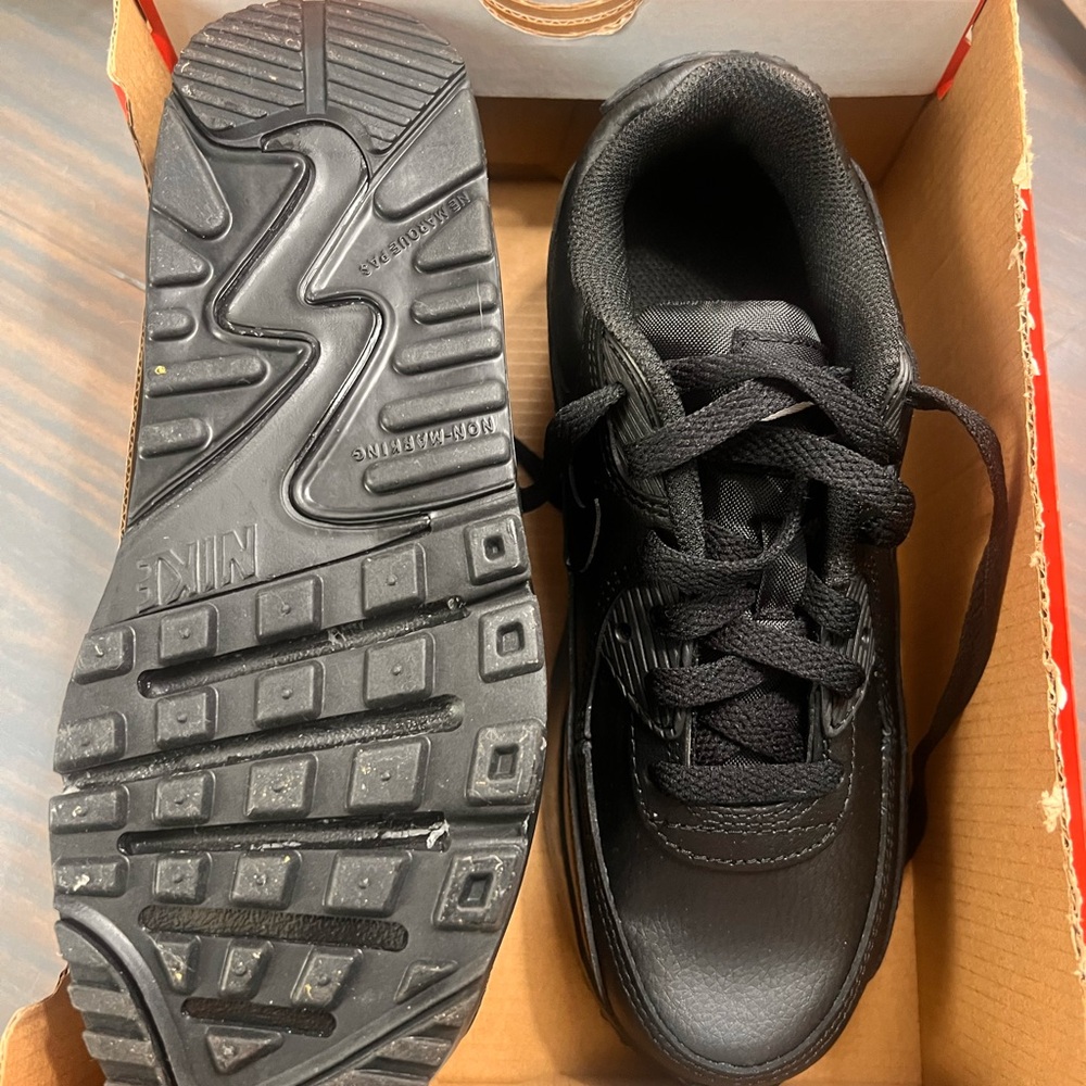 Nike air max youth size 3